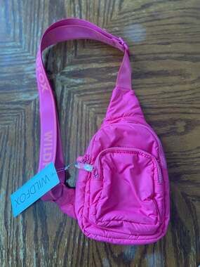 Wildfox Parachute Crossbody Zip Sling Belt Bag Handbag Purse Pink Puffy School